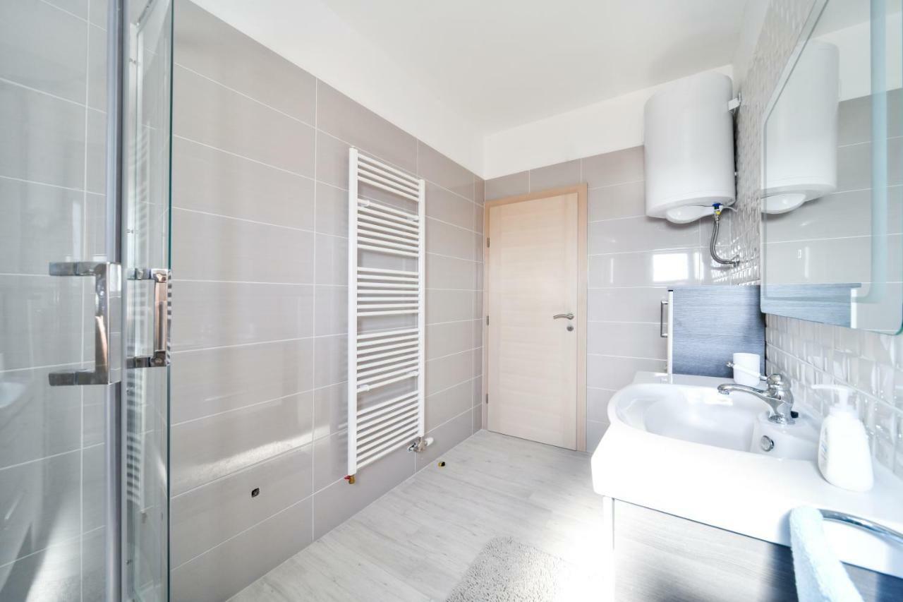 Apartman Novokmet-Crno Hotel Zadar Buitenkant foto