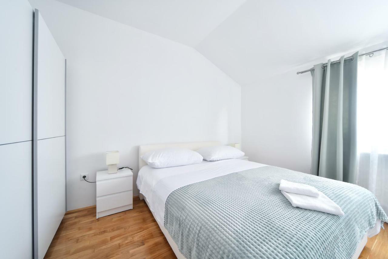 Apartman Novokmet-Crno Hotel Zadar Buitenkant foto